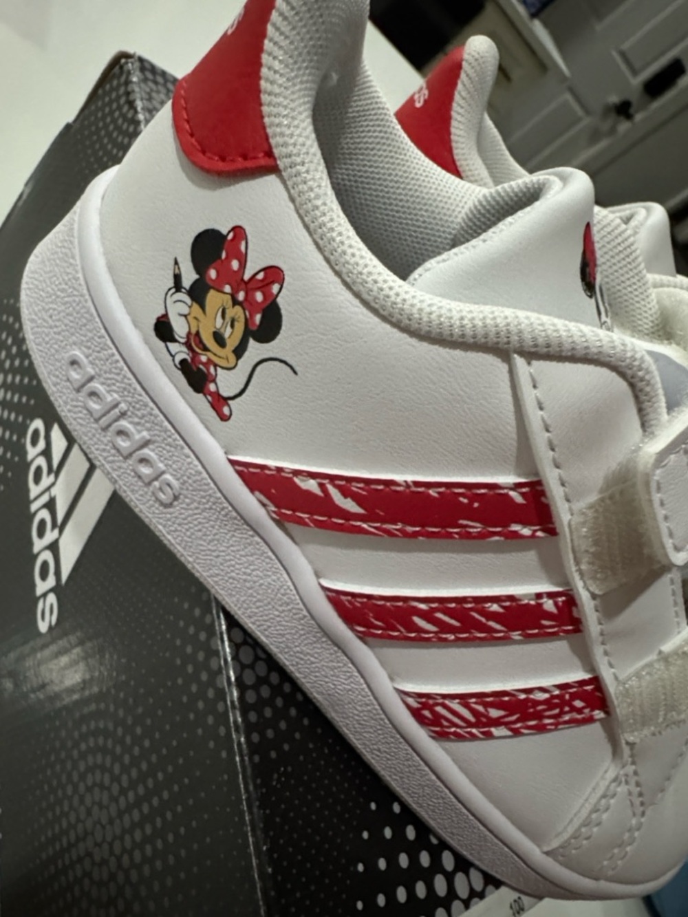 adidas Kids White & Red Minnie Mouse Velcro Sneakers